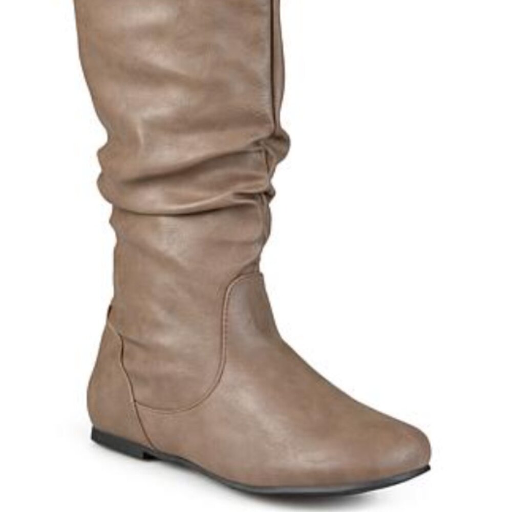 Journee Collection Women's Jayne Boots size 10 Taupe